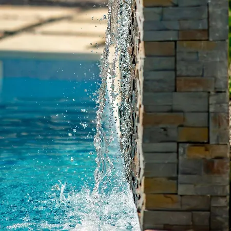 Lotus 2- By Interhome * 알부페이라