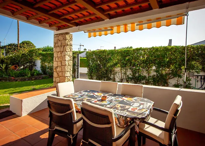 Lotus 2- By Interhome 알부페이라