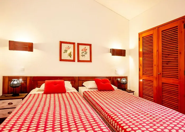 Lotus 2- By Interhome